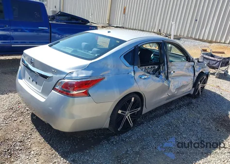 2015 Nissan Altima 2.5 Sv z USA, uszkodzony, nr VIN 1N4AL3AP6FC264958